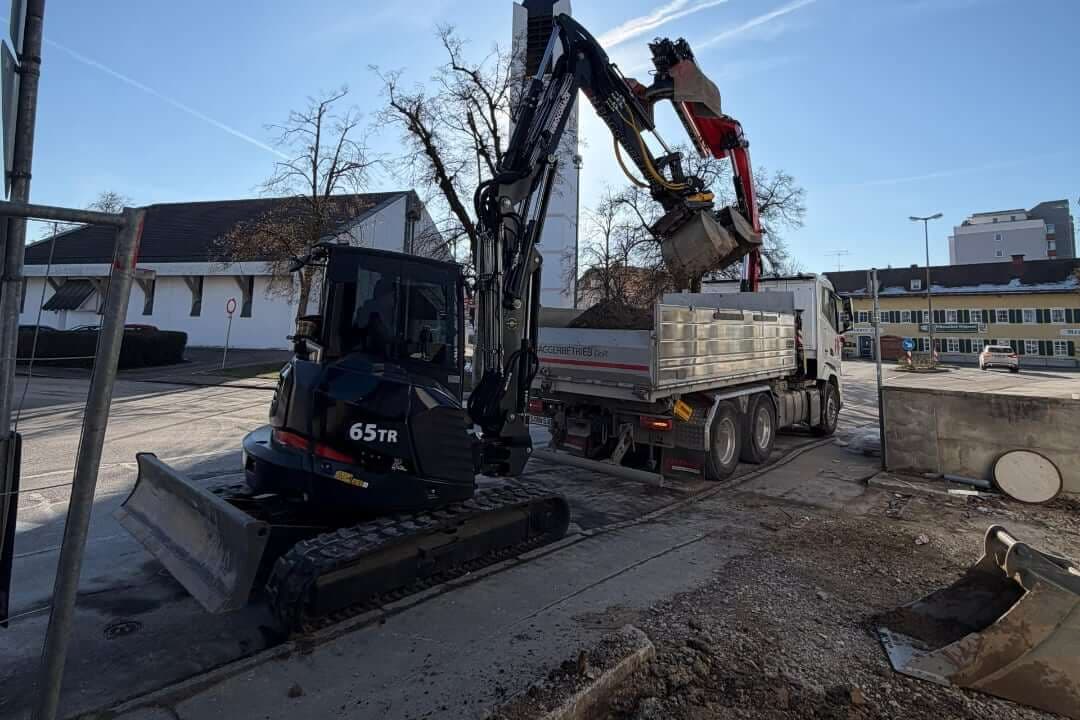 Erdbewegung & Planierung