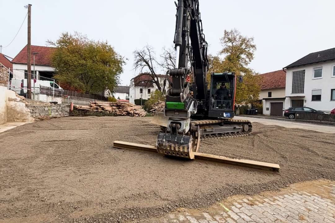 Baufläche nach abgeschlossenen Erdbauarbeiten für Privatobjekt in Freising